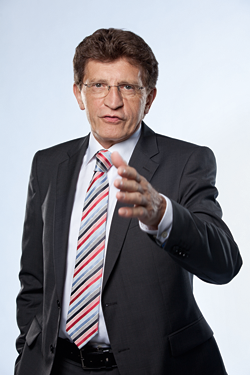 Georg Winter kämpft für eine starke Heimat: Für ein attraktives Bildungs- und Arbeitsplatzangebot vor Ort sowie eine gute Vernetzung mit den Zentren, damit die Vorteile des Lebens im ländlichen Raum mit den Arbeitsplätzen in der Stadt gut zu vereinbaren sind.